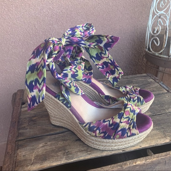 UGG Lucianna Wedge Sandal - Picture 10 of 11